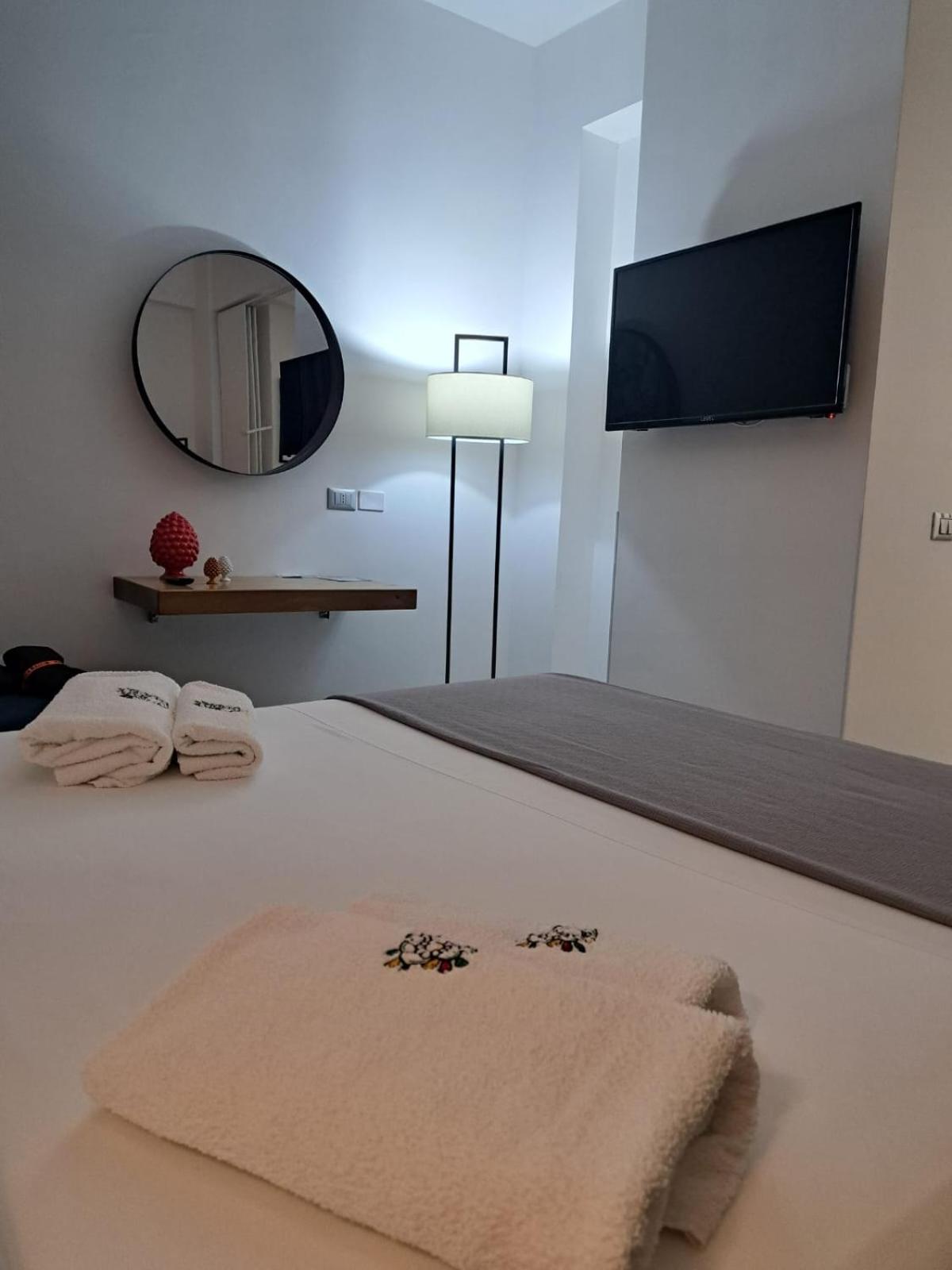 Sikelia Superior Rooms Милаццо Экстерьер фото